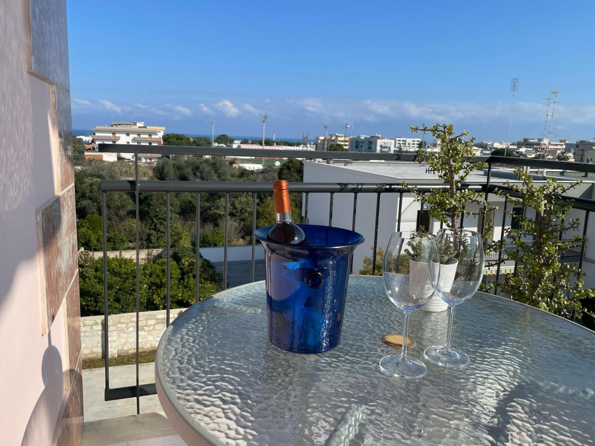 Wanderlust House Hotell Bari Eksteriør bilde